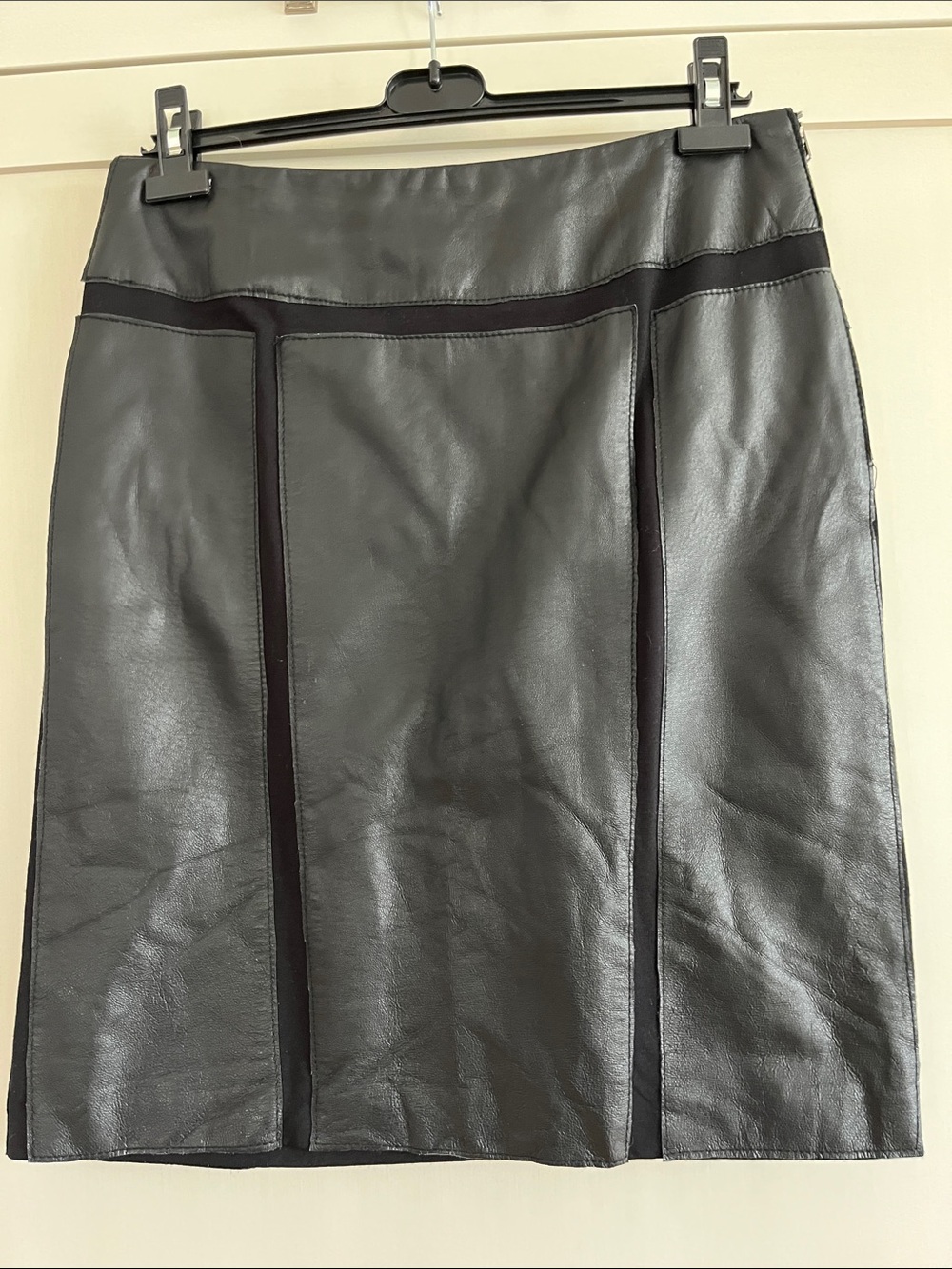Linea Domani Black Leather Paneled Pencil Knee Length Skirt